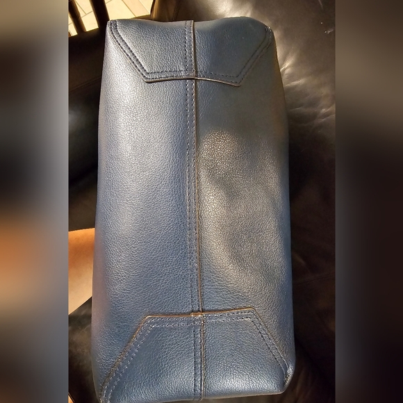 Kate Spade Leather Tote Reversible Navy blue and metallic pink EUC - Picture 6 of 10